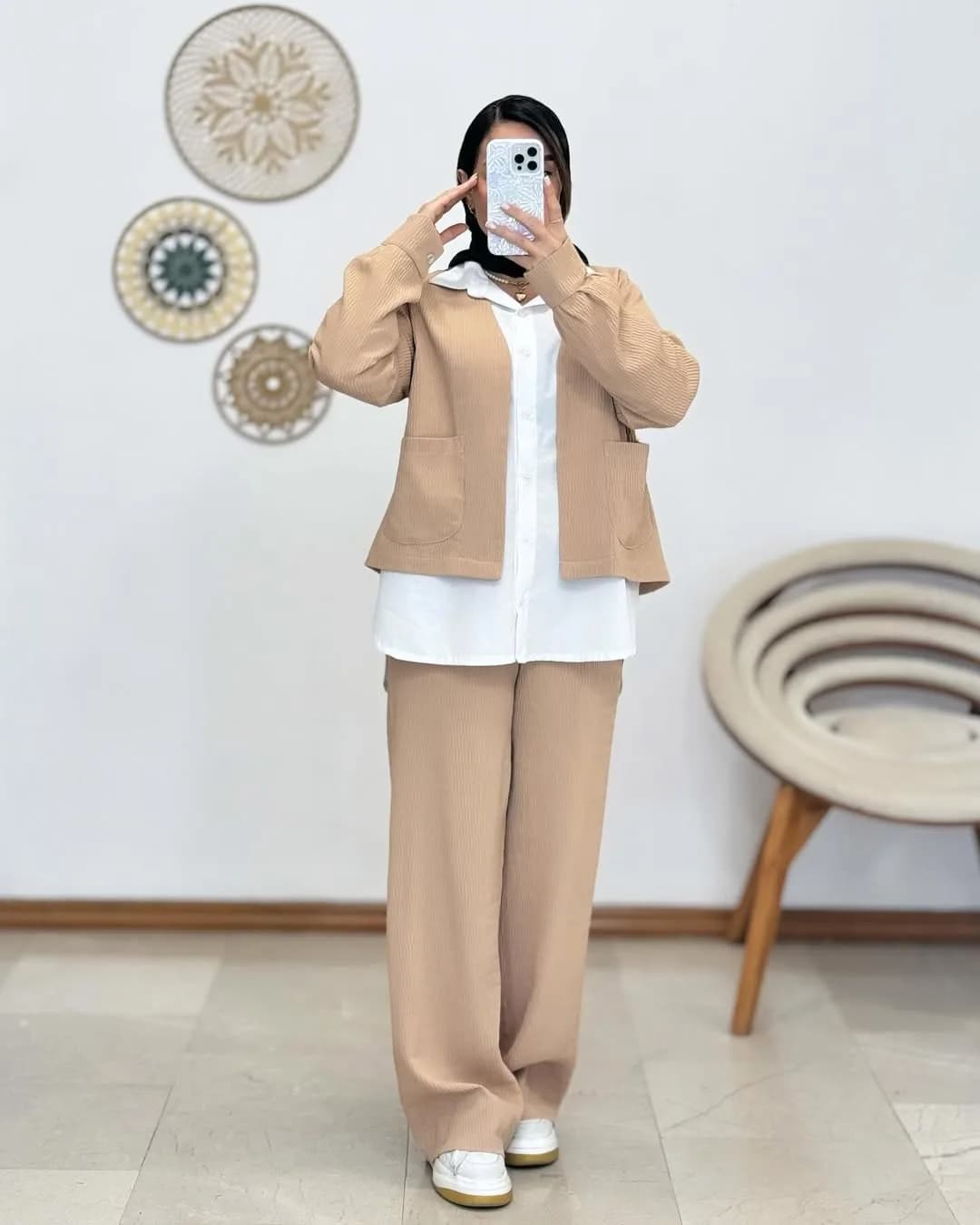 کت شلوار کبریتی، رنگ بژ، کت کوتاه، شلوار بگ
