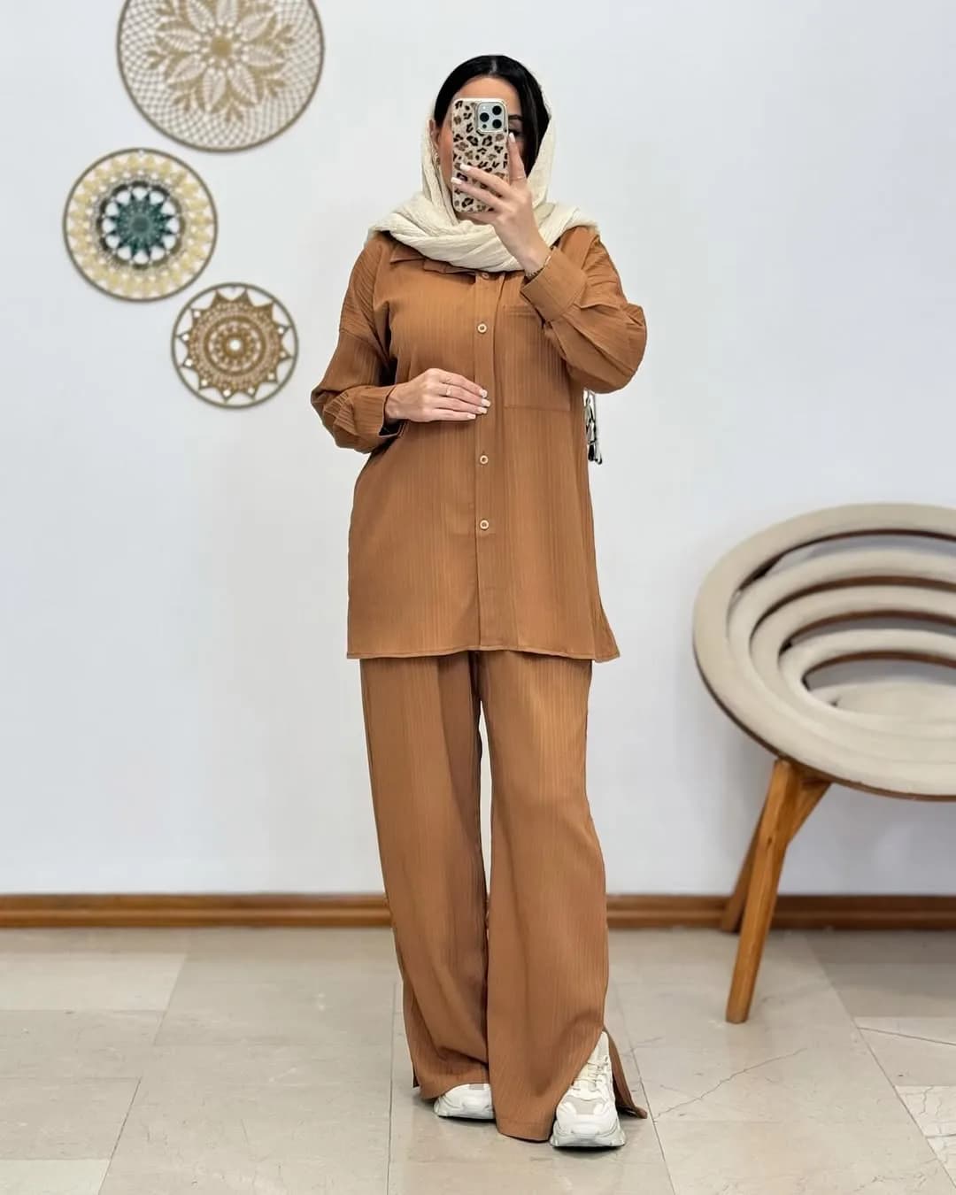 ست شومیز شلوار آیوا جیب کنفی — رنگ خاکی — نمای کامل — شومیز