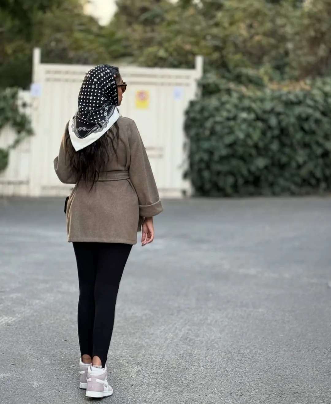کت oxin — رنگ خاکی — نمای پشت — کمربند