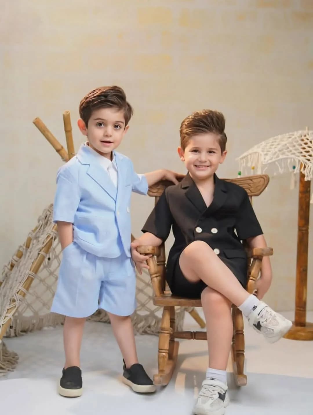 کت آستین کوتاه و شلوارک پسرانه، رنگ آبی روشن و مشکی، کت کوتاه