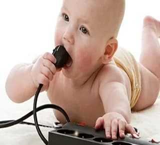 محافظ کلید و پریز برق نی نی ک، رنگ سیاه، جنس پلاستیک، دوشاخه و کابل
