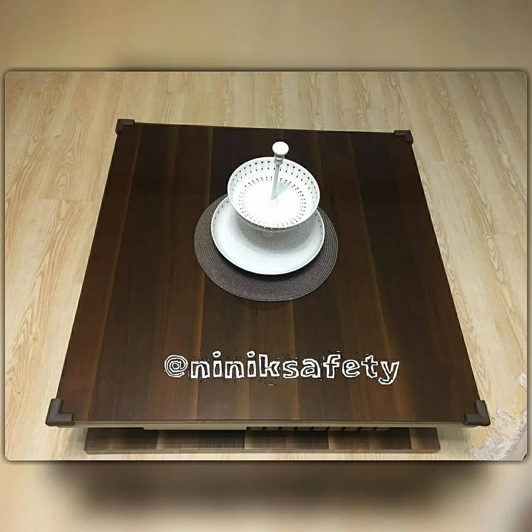 محافظ گوشه میز نی نی ک، رنگ قهوه‌ای، جنس پلاستیک