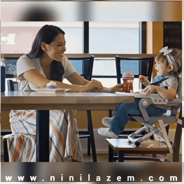 صندلی پرتابل غذاخوری کودک چیکو، رنگ خاکستری و سفید، جنس پلاستیک و فلز، تاشو، متصل به صندلی