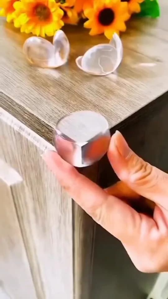 محافظ گوشه میز بسته ۴ عددی دریم بی بی، رنگ شفاف، جنس سیلیکون، مکعبی لبه‌گرد