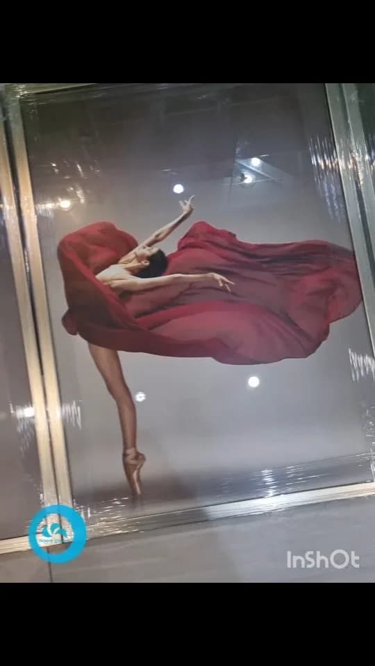 پکیج تابلو سه تیکه ۴۰×۶۰، رنگ قرمز، بژ و نقرهای، جنس شیشه و فلز، مستطیل دیواری