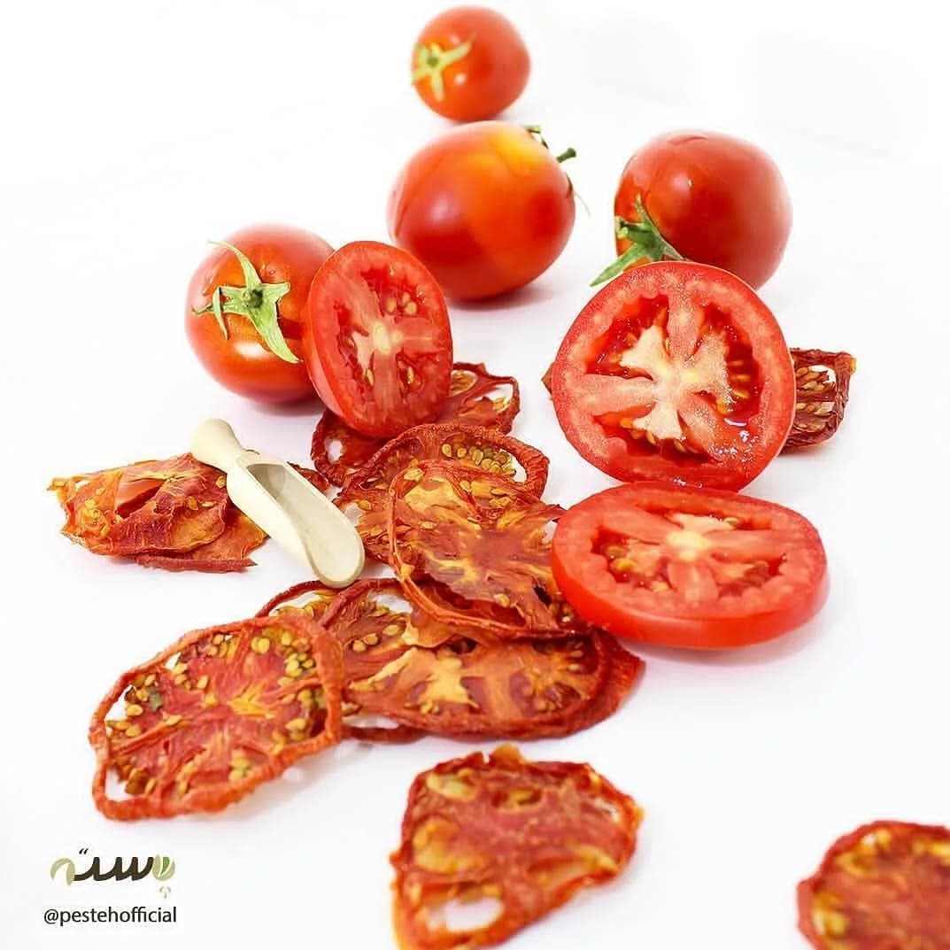 گوجه خشک، رنگ قرمز و زرد، برش‌خورده