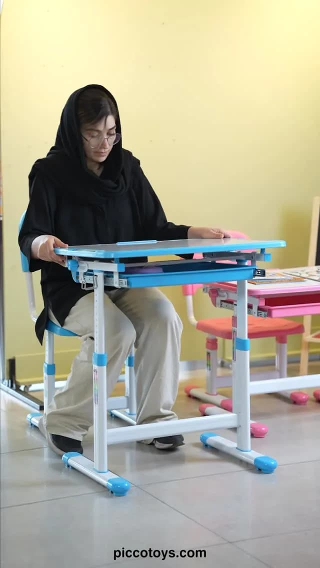 میز تحریر چندکاره کودک، رنگ آبی و سفید، جنس پلاستیک و فلز، میز تحریر تاشو