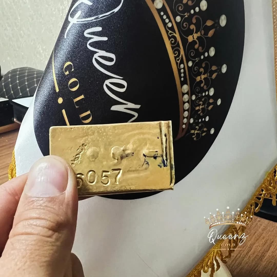 شمش طلا آبشده، رنگ طلایی، جنس پارچه، شمش طلای کوچک مستطیلی