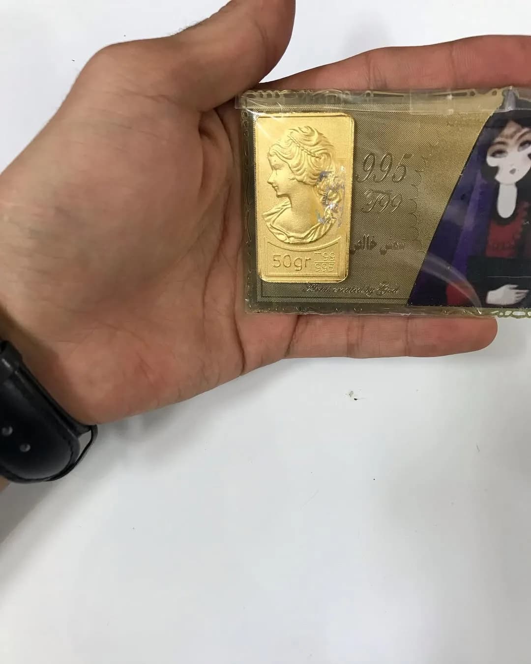 شمش طلا ۵۰ گرمی طرح ونوس، رنگ طلایی، مستطیلی کوچک