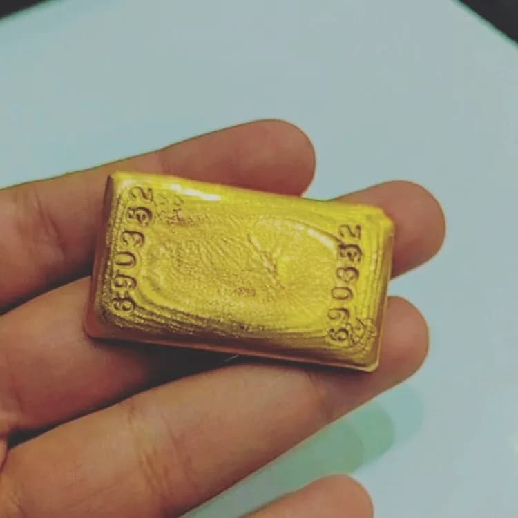 شمش طلا، رنگ طلایی، مستطیلی کوچک