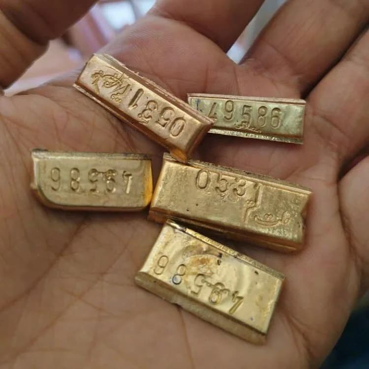 شمش طلا، رنگ طلایی، مستطیلی کوچک