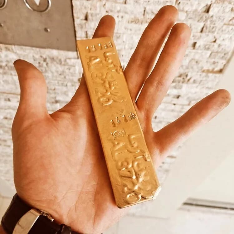 شمش طلا، رنگ طلایی، مستطیلی