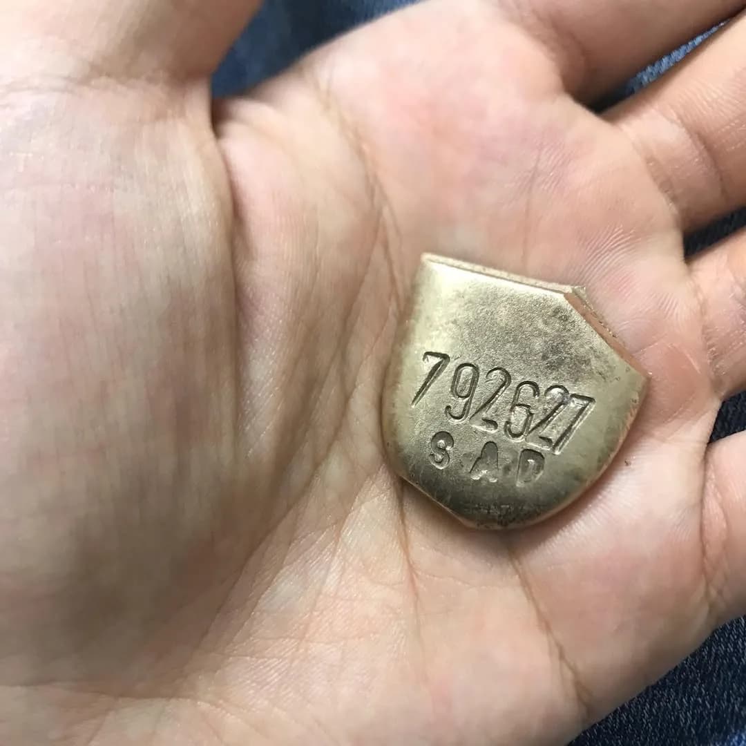 شمش طلا، رنگ طلایی، طرح عدد و حروف، سپر شکل