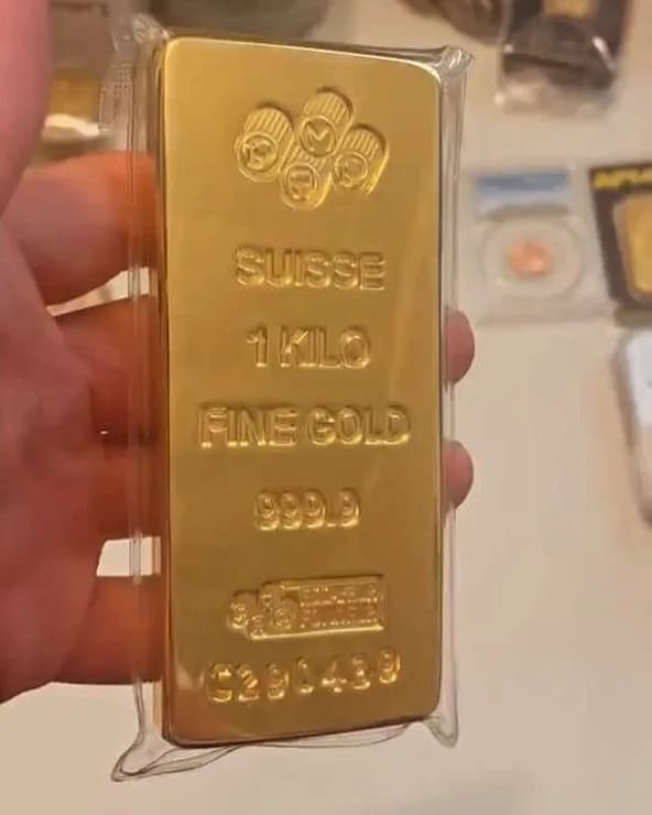 شمش طلا ۲۴ عیار یک کیلویی سوئیسی، رنگ طلایی، جنس فلز، مستطیلی