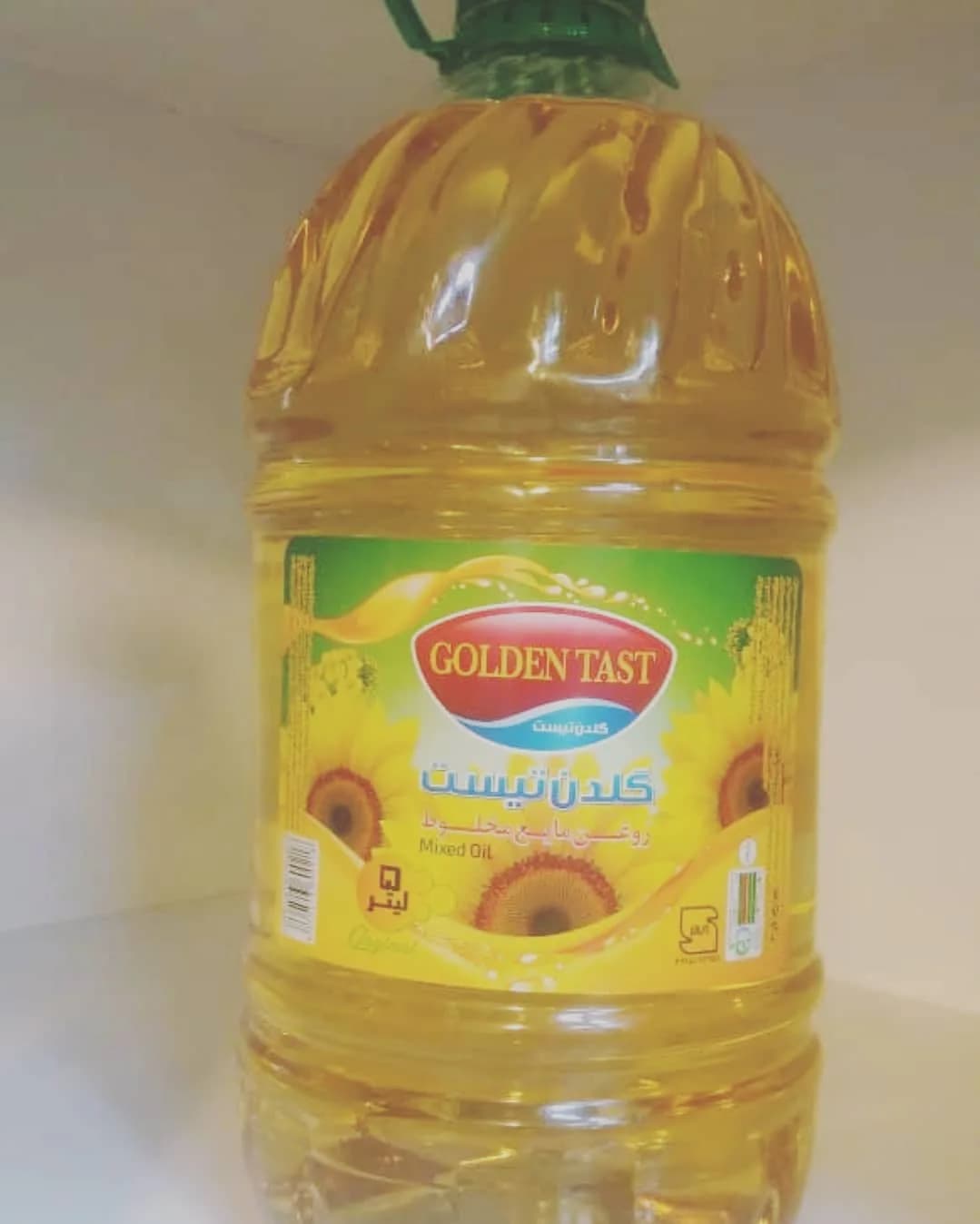 روغن مایع مخلوط ۵ لیتری گلدن تیست، رنگ زرد، جنس پلاستیک
