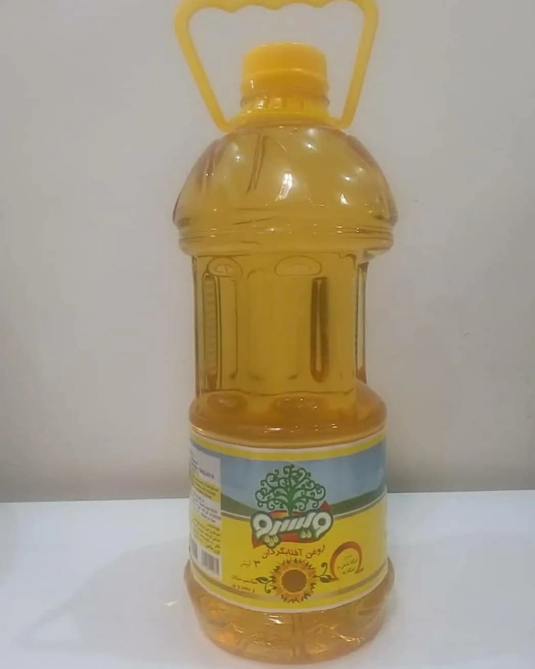 روغن مایع حلب ۱۶ کیلویی و ۳ لیتری ویسپو، رنگ زرد، جنس پلاستیک، بطری