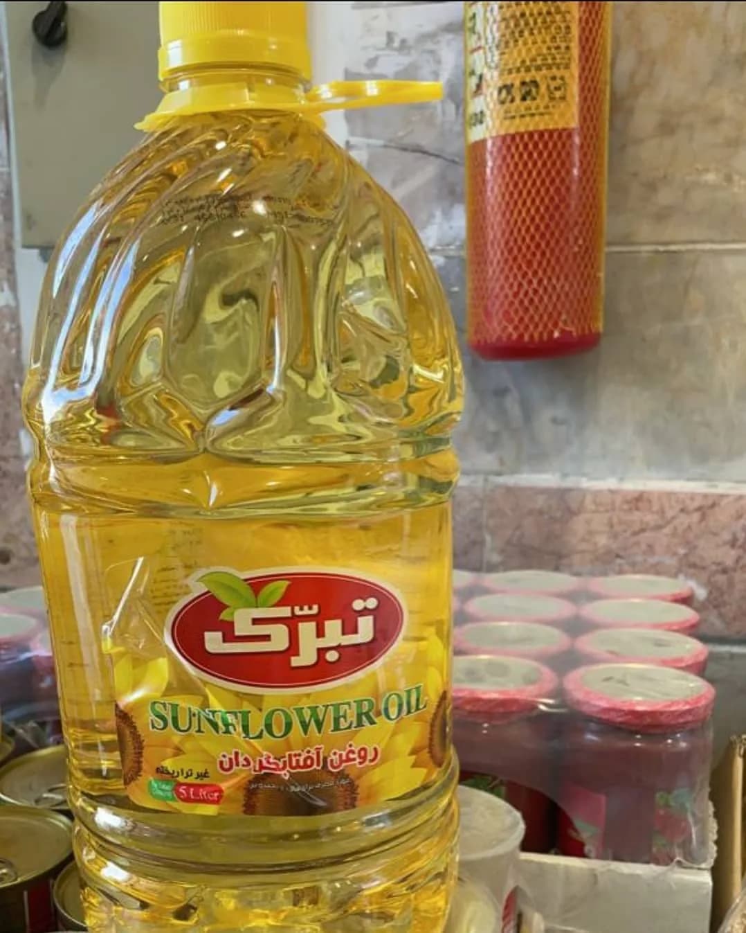 روغن آفتابگردان ۳ و ۵ لیتری تبرک، رنگ زرد، جنس پلاستیک، بطری
