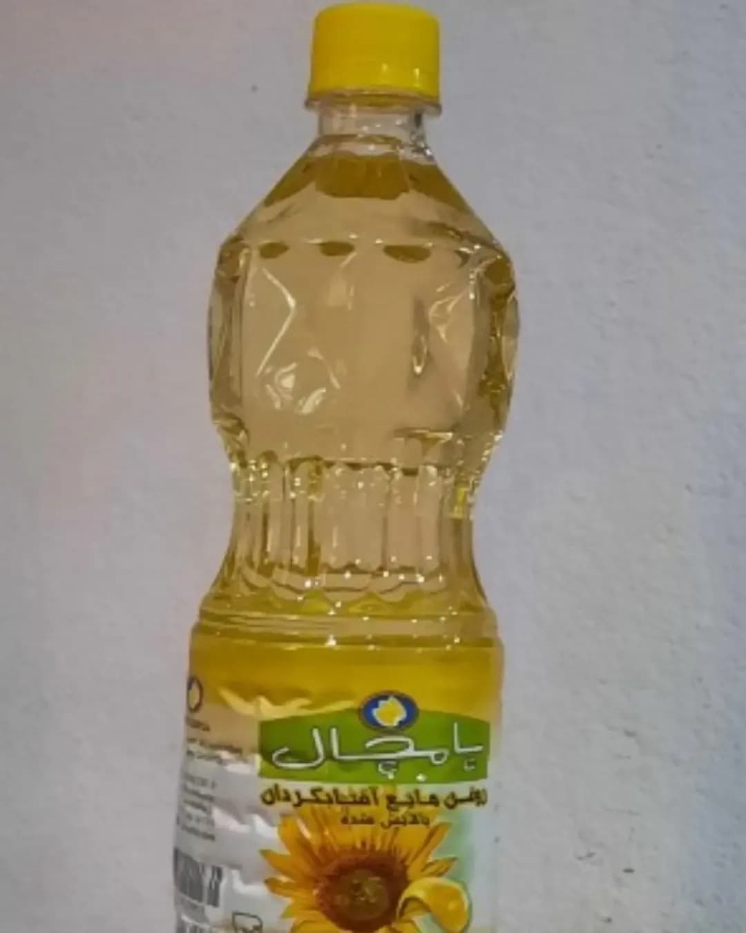 روغن آفتابگردان ۸۱۰ گرمی پامچال، رنگ زرد، جنس پلاستیک، بطری