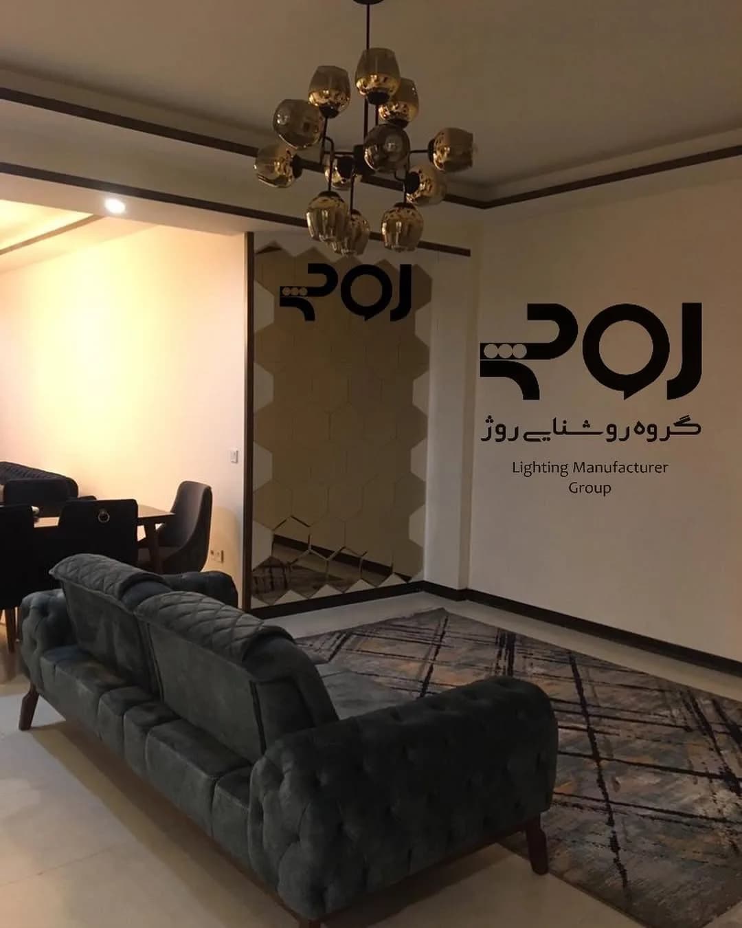 لوستر آویز ۱۲ شعله حبابی قطر ۹۰، رنگ طلایی، جنس شیشه و فلز، لوستر مدرن سقفی