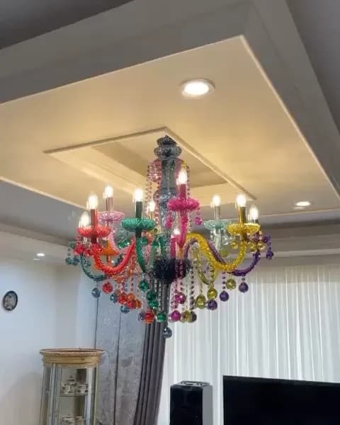 لوستر والت چندرنگ، رنگ رنگارنگ، جنس شیشه و فلز، کلاسیک رنگی