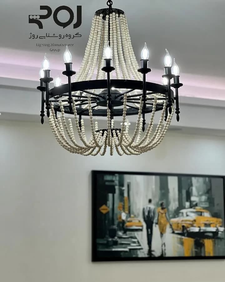 لوستر دریم ۱۲ شعله، رنگ مشکی و کرم، جنس فلز و چوب، دایره‌ای، مهره‌دار