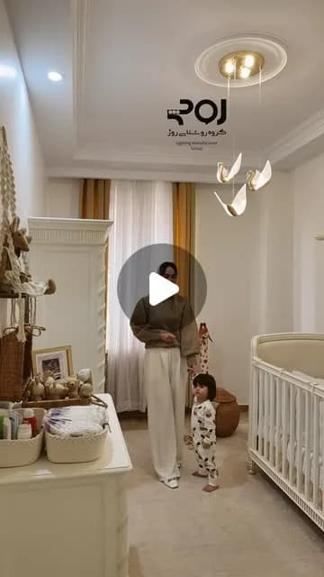 لوستر قو وارداتی، رنگ سفید و طلایی، جنس فلز و شیشه، طرح قویی