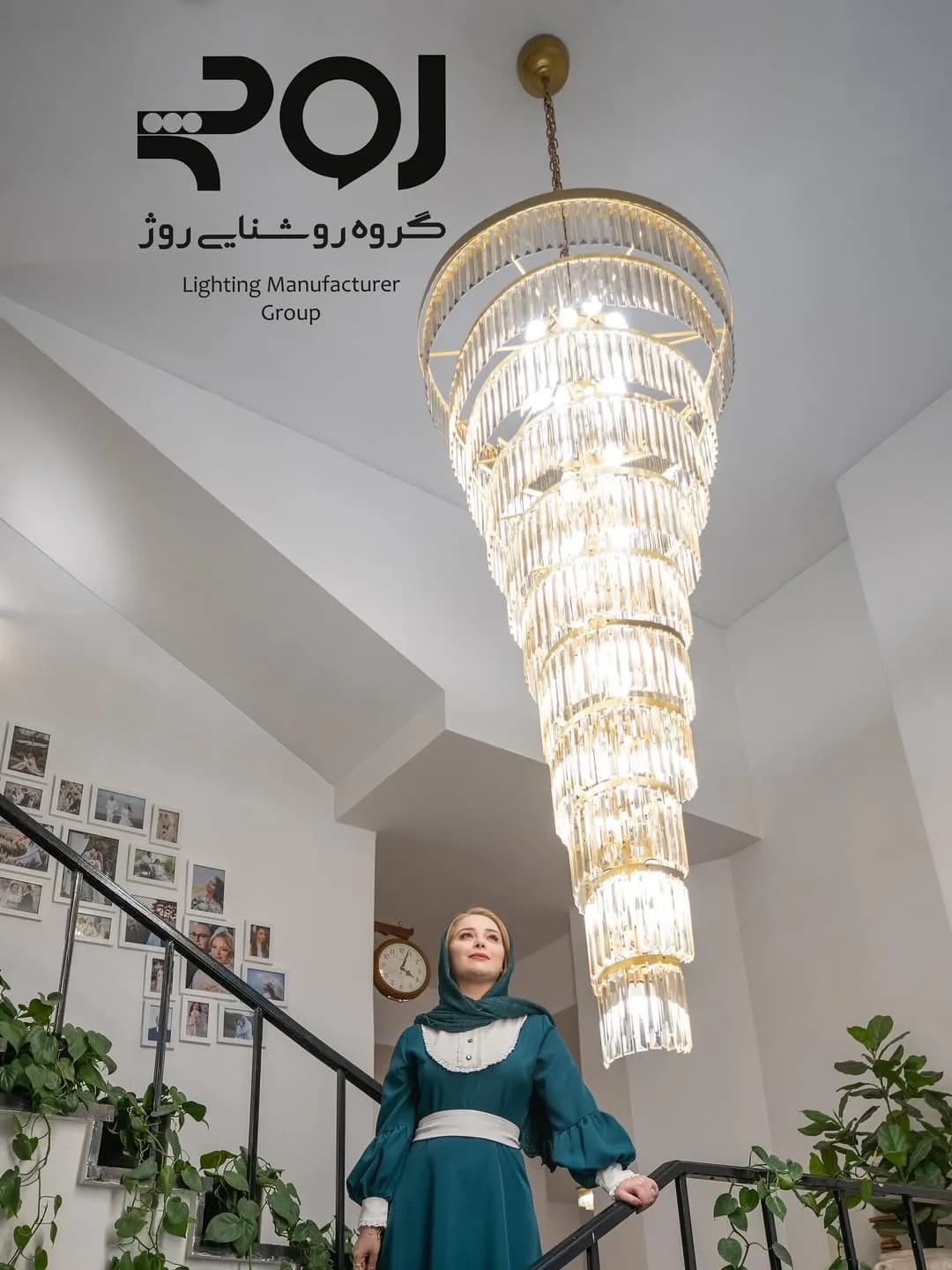 لوستر سانتی دوبلکس، رنگ طلایی و شفاف، جنس فلز و شیشه، طبقاتی کریستالی