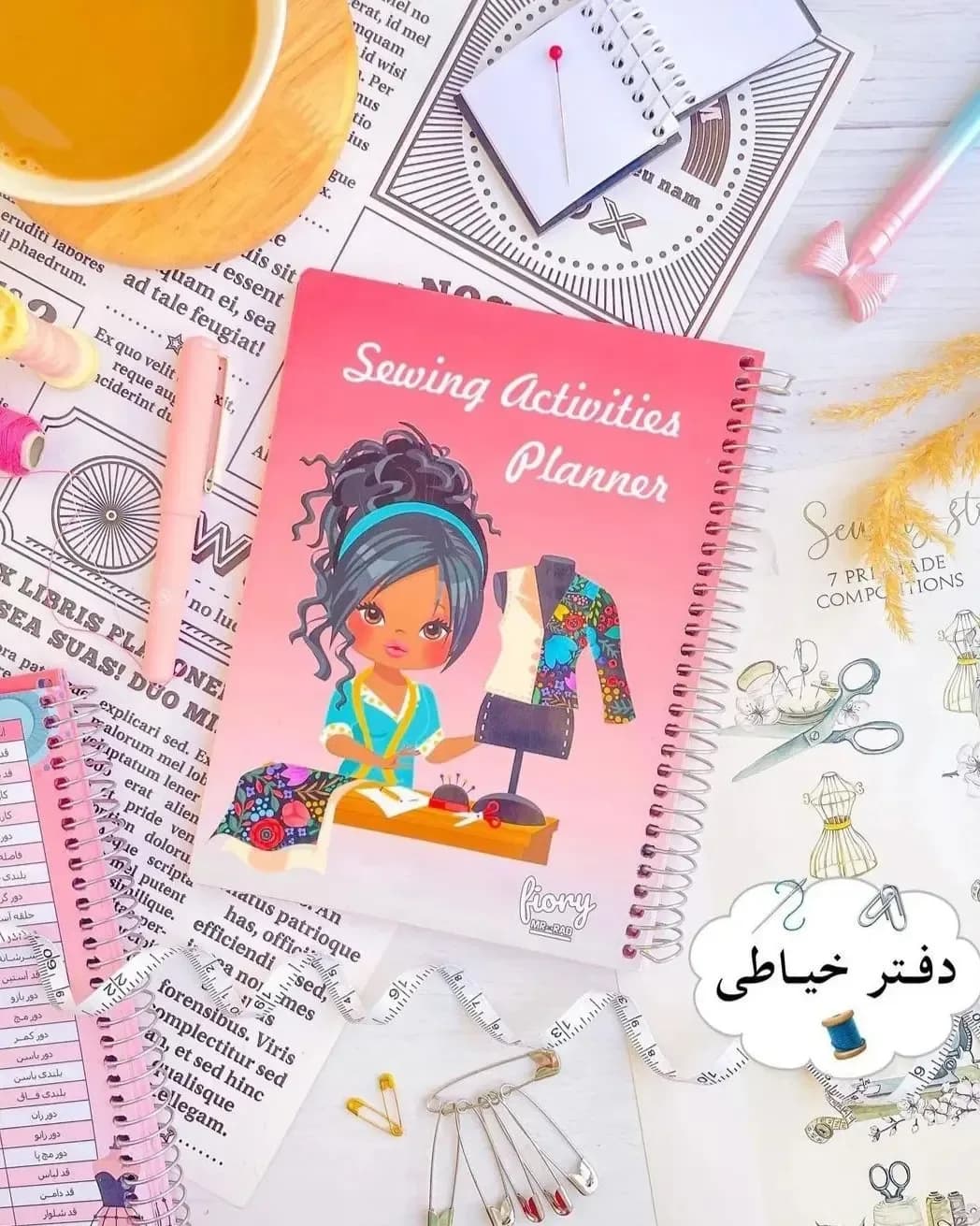 دفتر خیاطی ۷۵ برگ صورتی، جنس کاغذ، طرح شخصیت کارتونی، سیمی، مستطیلی