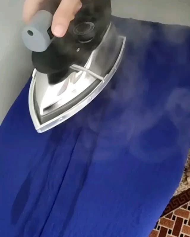 اتو سرمی با مخزن ۳ لیتری Intercut