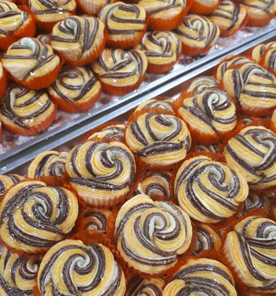شیرینی پیچ شکلاتی