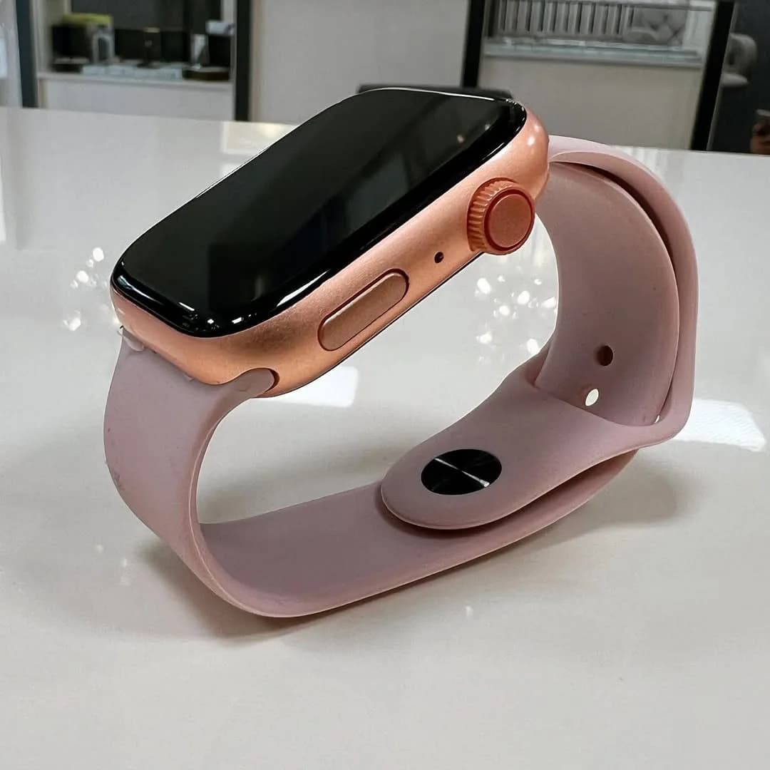 ساعت هوشمند Z66 Pro، رنگ رزگلد و صورتی، جنس سیلیکون، مربع، بند سیلیکونی