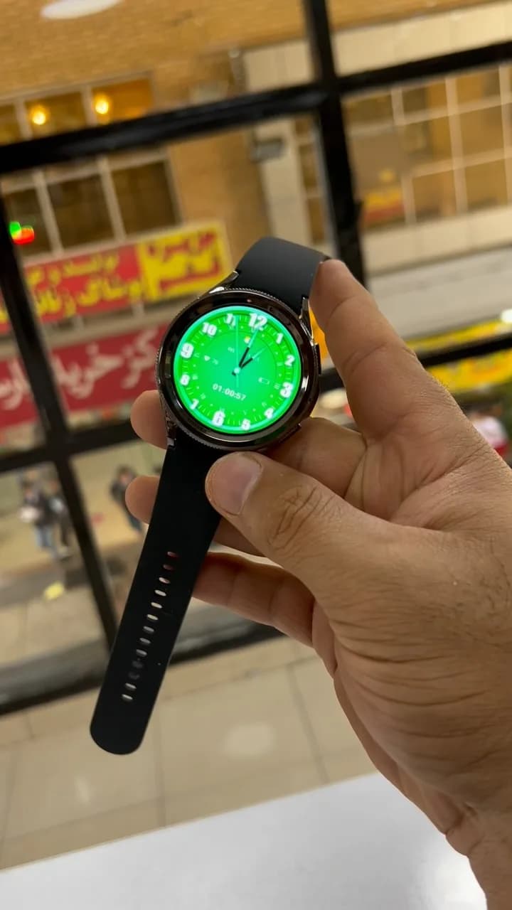 ساعت هوشمند، رنگ مشکی، جنس پلاستیک، گرد، بند سیلیکونی