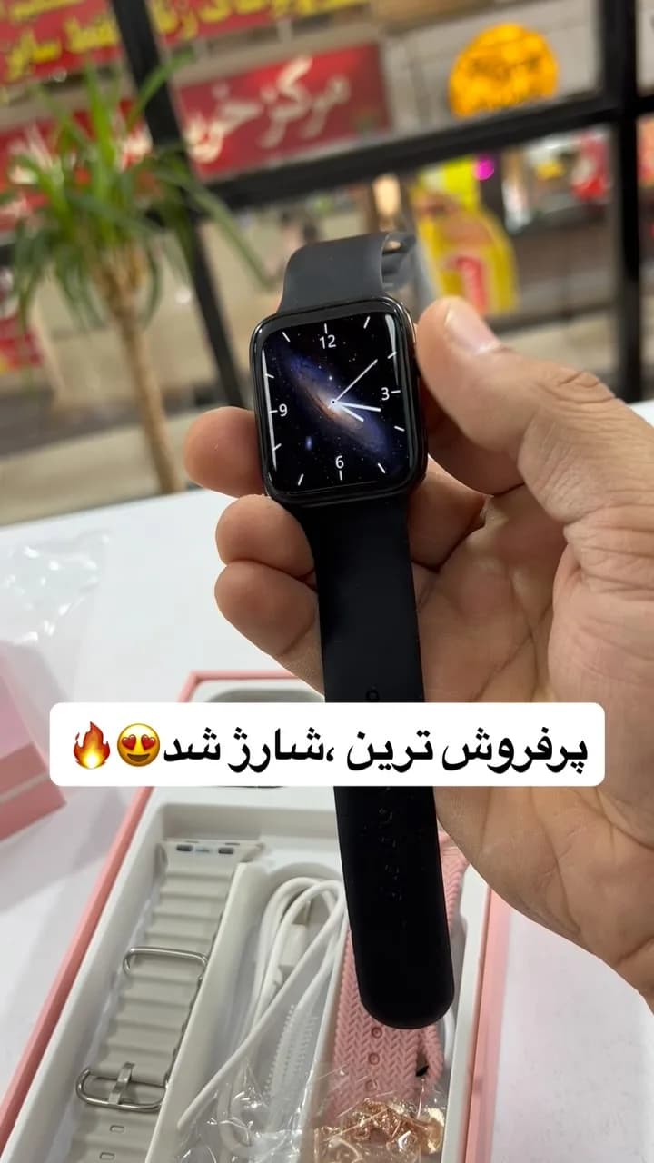 پک ساعت هوشمند و ایرپاد، رنگ مشکی، جنس سیلیکون و پلاستیک، مستطیلی با بند سیلیکونی