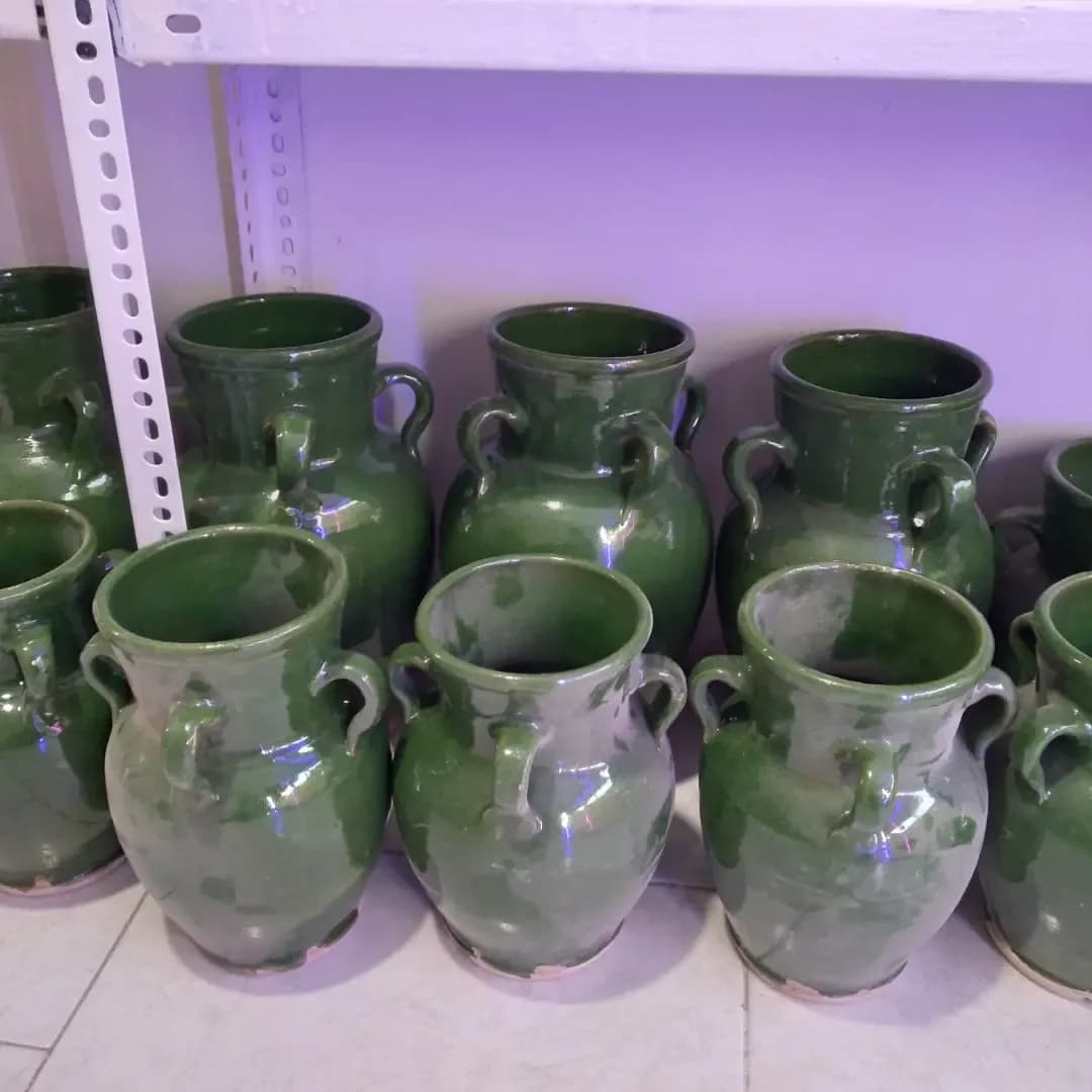 کوزه بستی سفالی — رنگ سبز — نمای چندکالا — کوزه