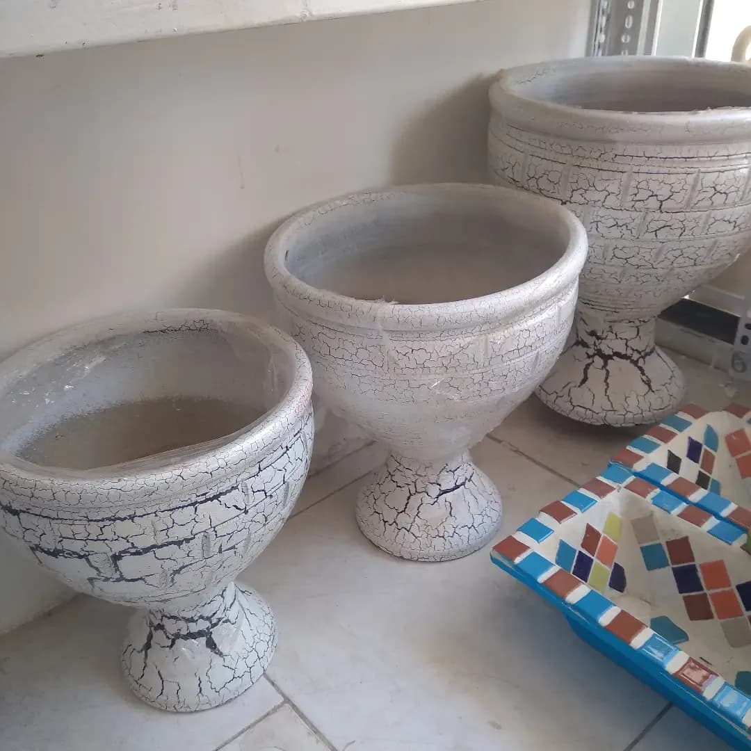 گلدان پایه‌دار سرامیکی ۳ تایی