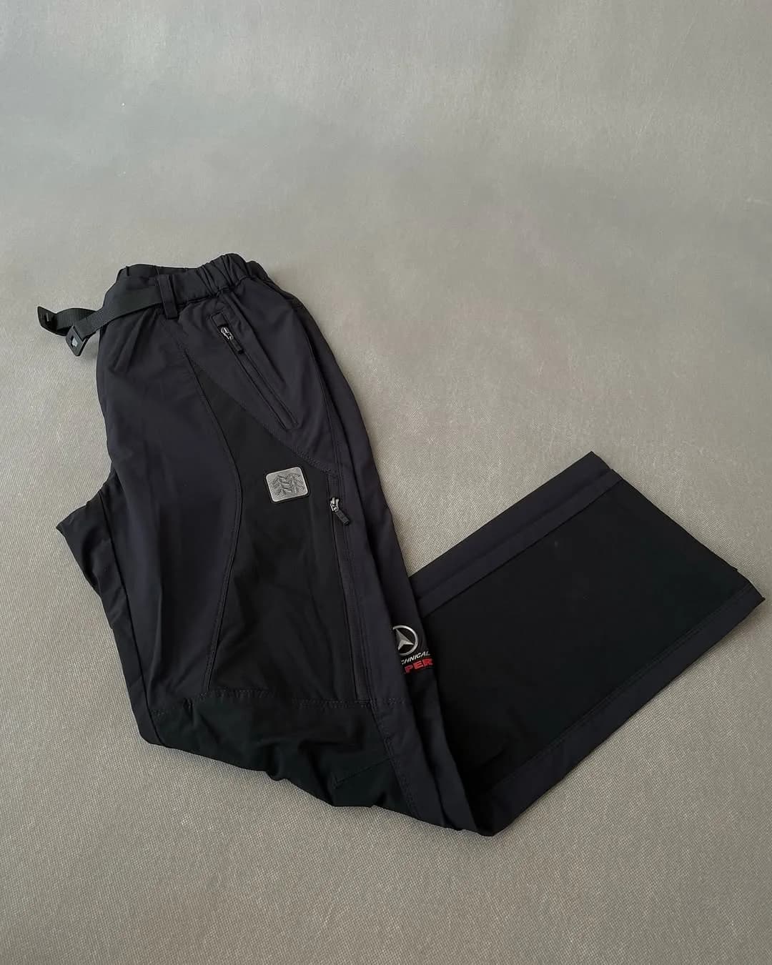 شلوار کوهنوردی Kolon Sport، رنگ مشکی، راسته اسپرت