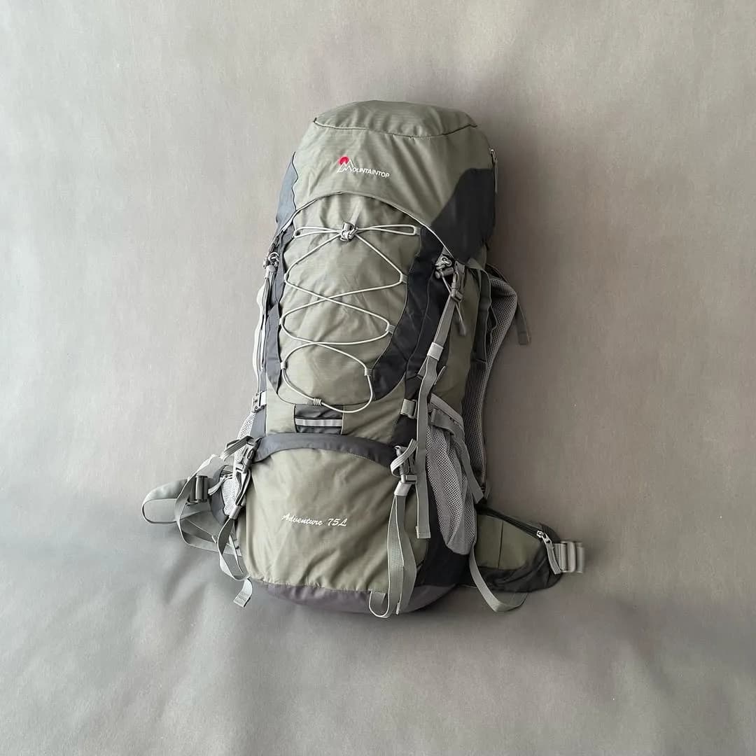 کوله پشتی ادونچر ۷۵ لیتری Mountaintop، رنگ سبز خاکستری و مشکی، جنس برزنت، بزرگ، بندی