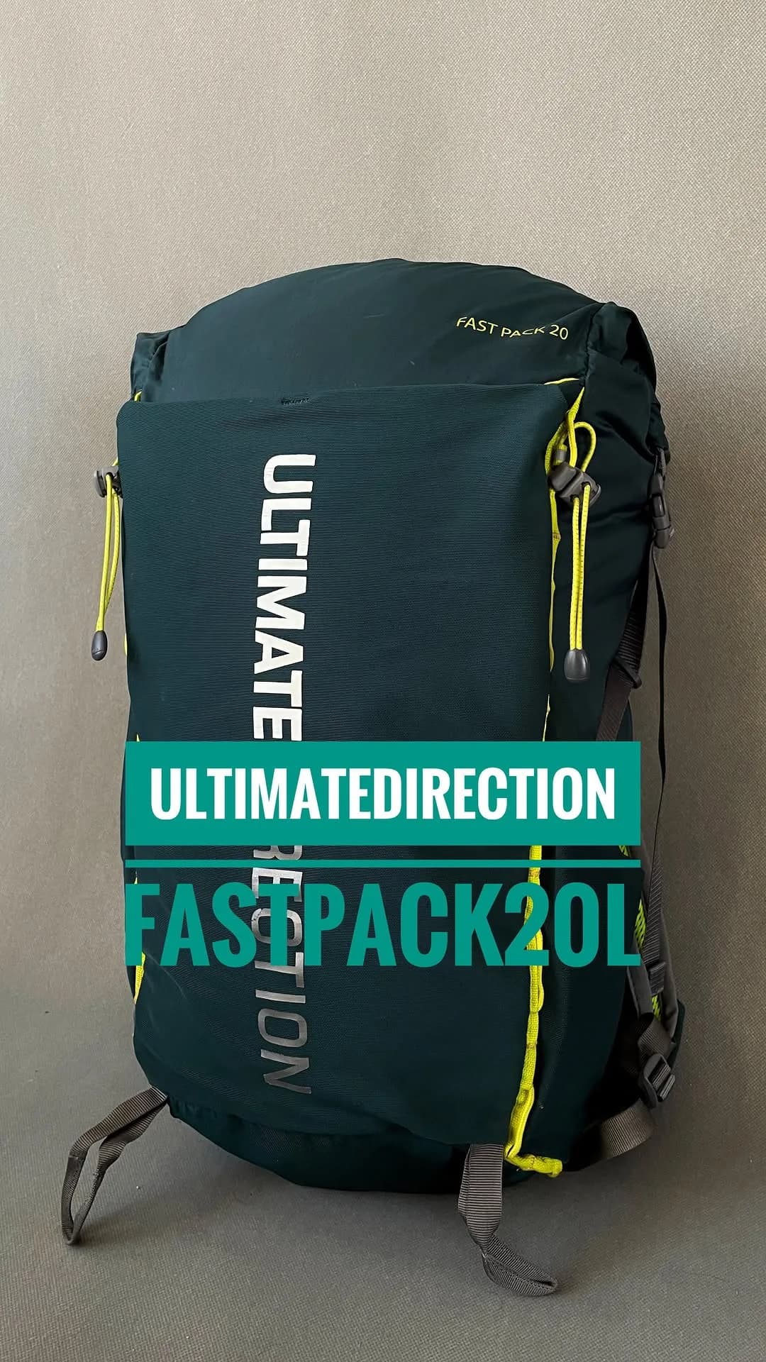 کوله‌پشتی FastPack 20L Ultimate Direction، رنگ سبز تیره، زرد و طوسی، جنس برزنت، کوله‌پشتی مسافرتی بزرگ