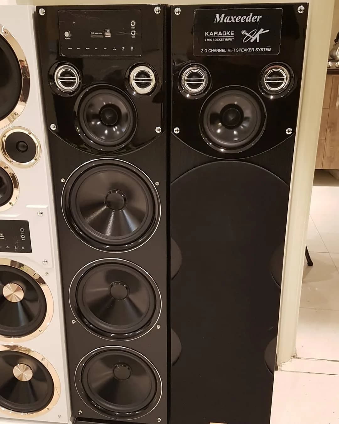 اسپیکر بدنه چوب