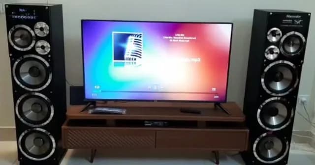 اسپیکر با رادیو، رنگ مشکی و نقرهای، جفت ستونیبزرگ