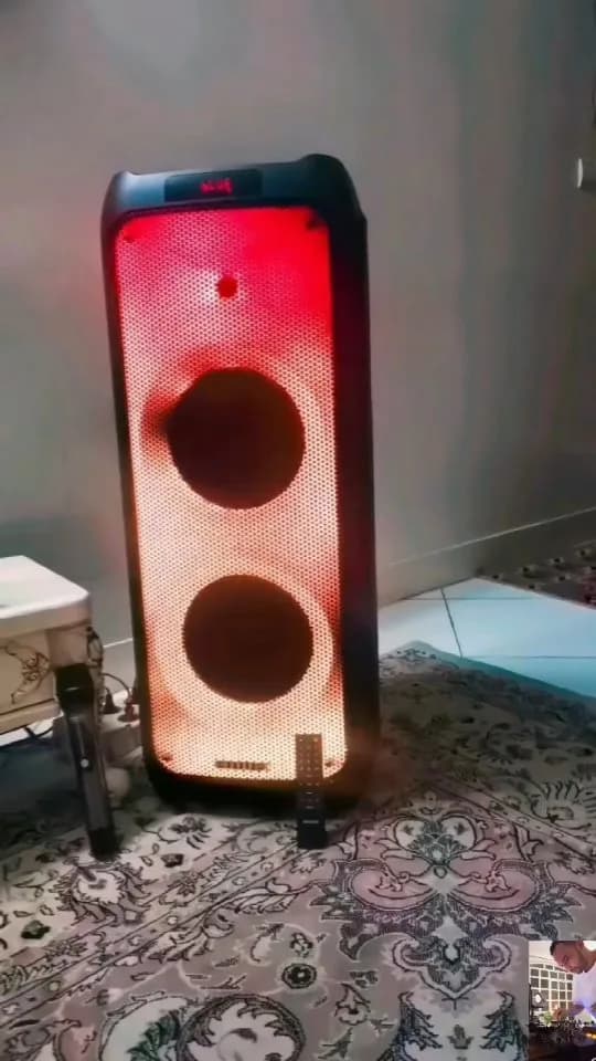 اسپیکر ایستاده با کنترل آیوا، رنگ مشکی و قرمز، جنس پلاستیک، نورپردازی