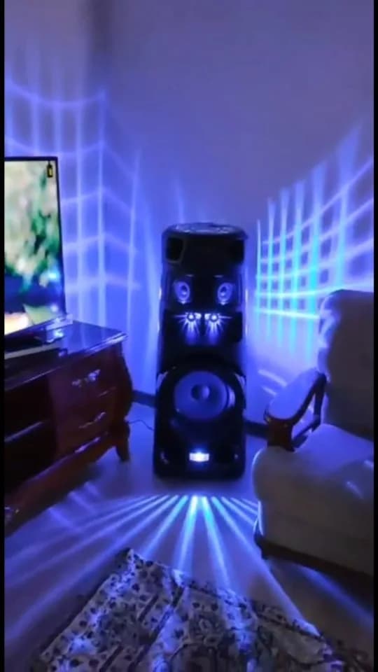 اسپیکر V83 سونی، رنگ مشکی و آبی، جنس پلاستیک، ایستاده، بلند