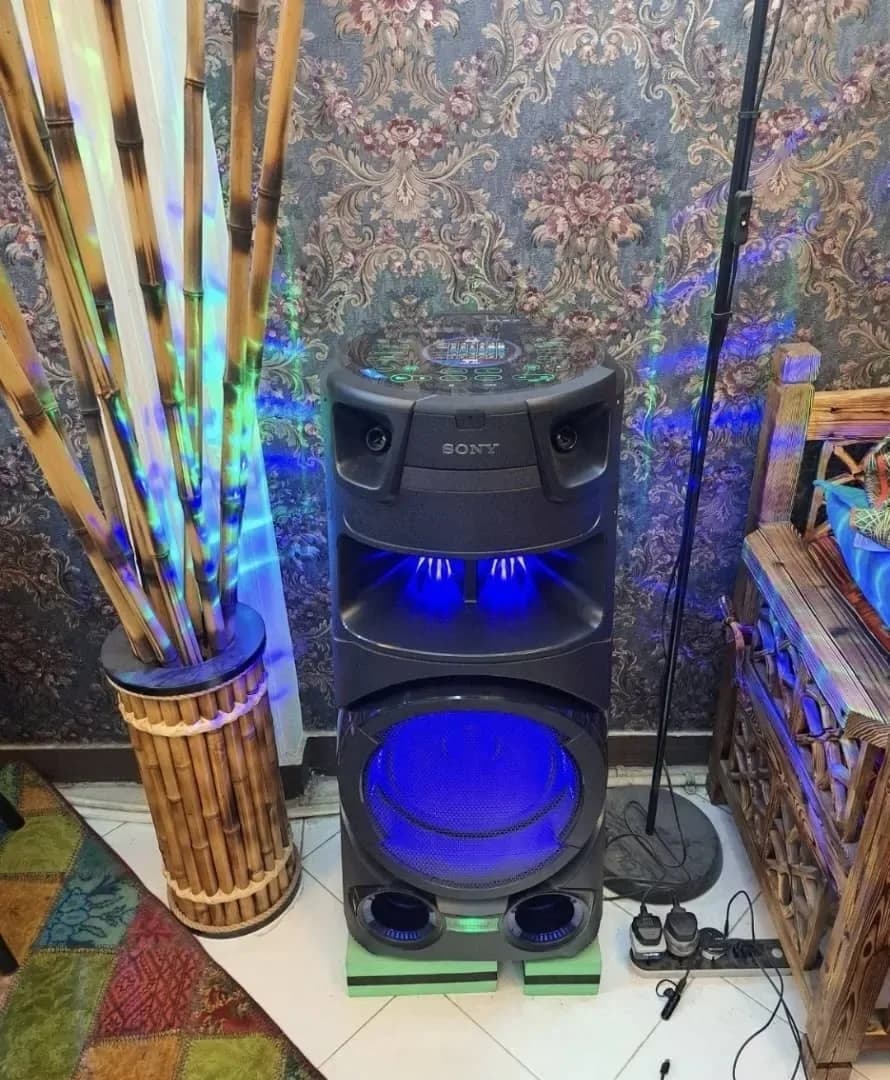 اسپیکر V73 سونی، رنگ مشکی و آبی، جنس پلاستیک، ایستاده، بلند