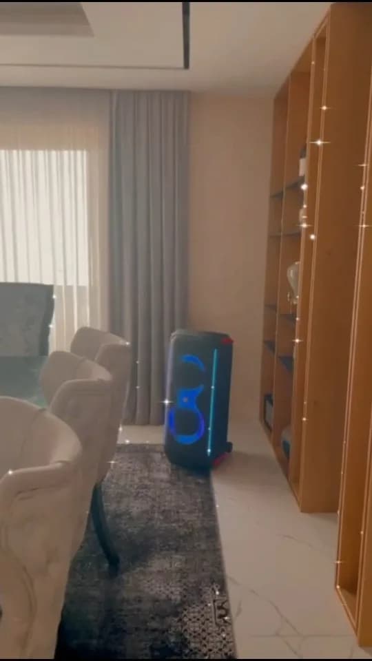اسپیکر پارتی باکس جیبیال، رنگ سیاه و آبی، جنس پلاستیک، ایستاده بزرگ