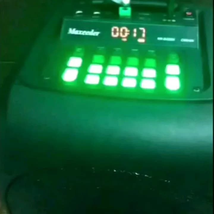 اسپیکر خانگی CN816N مکسیدر، رنگ مشکی و بنفش، جنس پلاستیک، ایستاده
