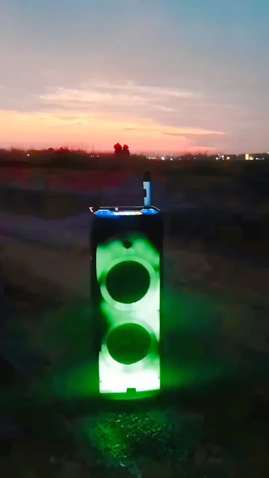اسپیکر پرتابل CN 1204 مکسیدر، رنگ سیاه و سبز، جنس پلاستیک، ایستاده، چراغ‌دار