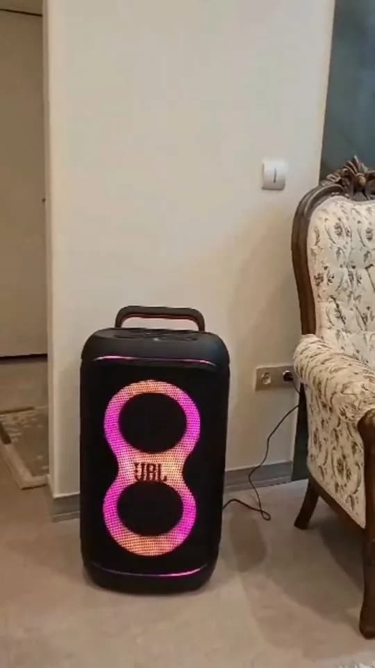 اسپیکر Partybox 520 JBL، رنگ مشکی و صورتی، جنس پلاستیک، ایستاده، دارای نور