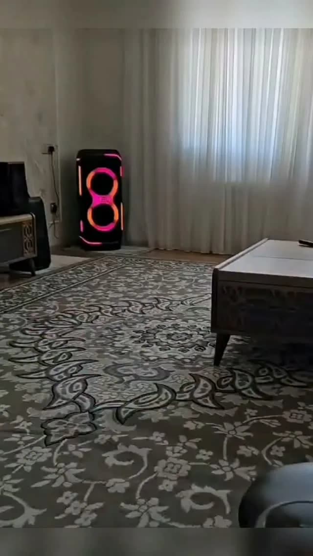 اسپیکر Partybox 720 ۸۰۰ وات، رنگ مشکی و رنگین‌کمان، جنس پلاستیک، ایستاده، نوردار
