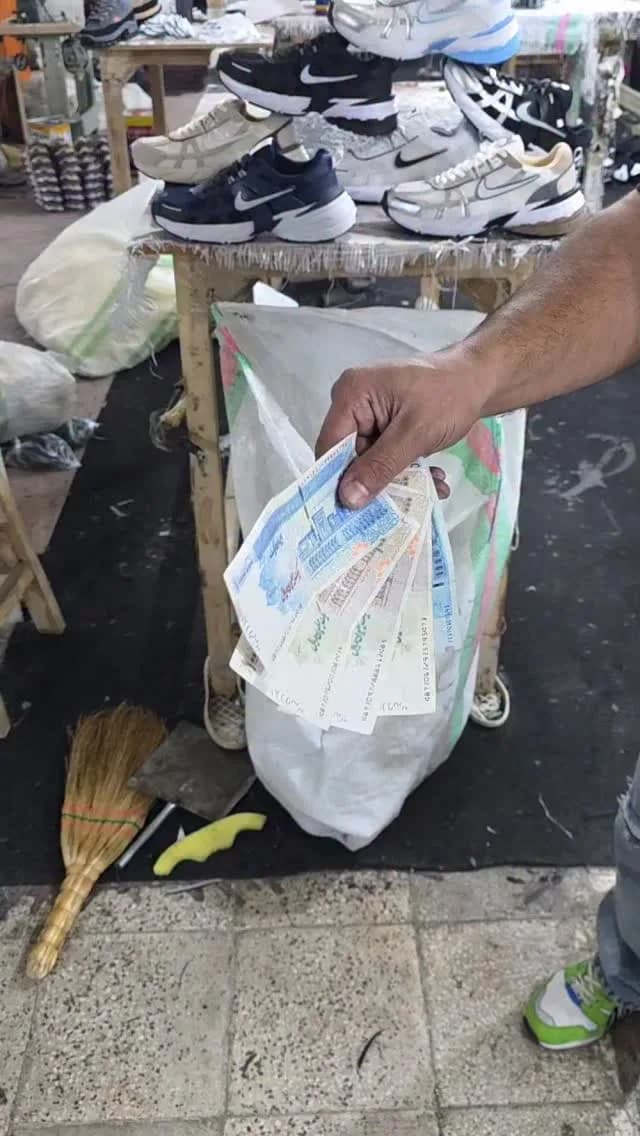 کتانی نایک V2K مردانه، رنگ سفید و مشکی، جنس چرم مصنوعی و پارچه، کتانی اسپرت، تخت