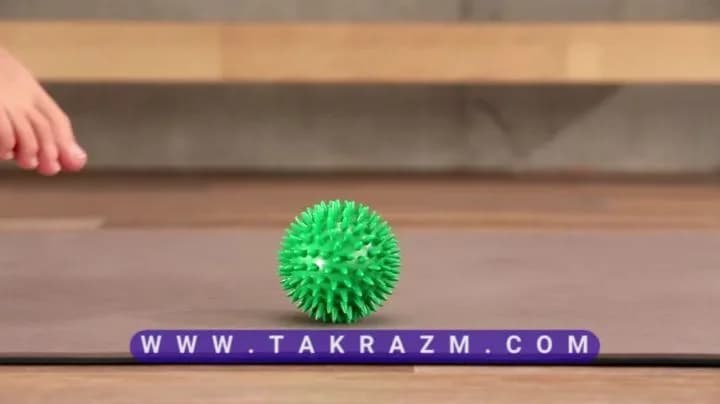 توپ ماساژور، رنگ سبز، جنس پلاستیک، خاردار، توپی